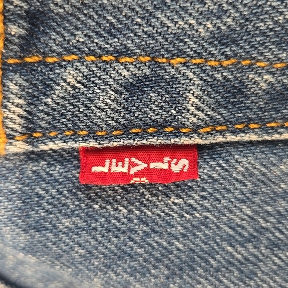 LEVI'S PREMIUM 501 BUTTON FLY BIG E RAW HEM JEAN SHORTS. SIZE 25. - Picture 7 of 9